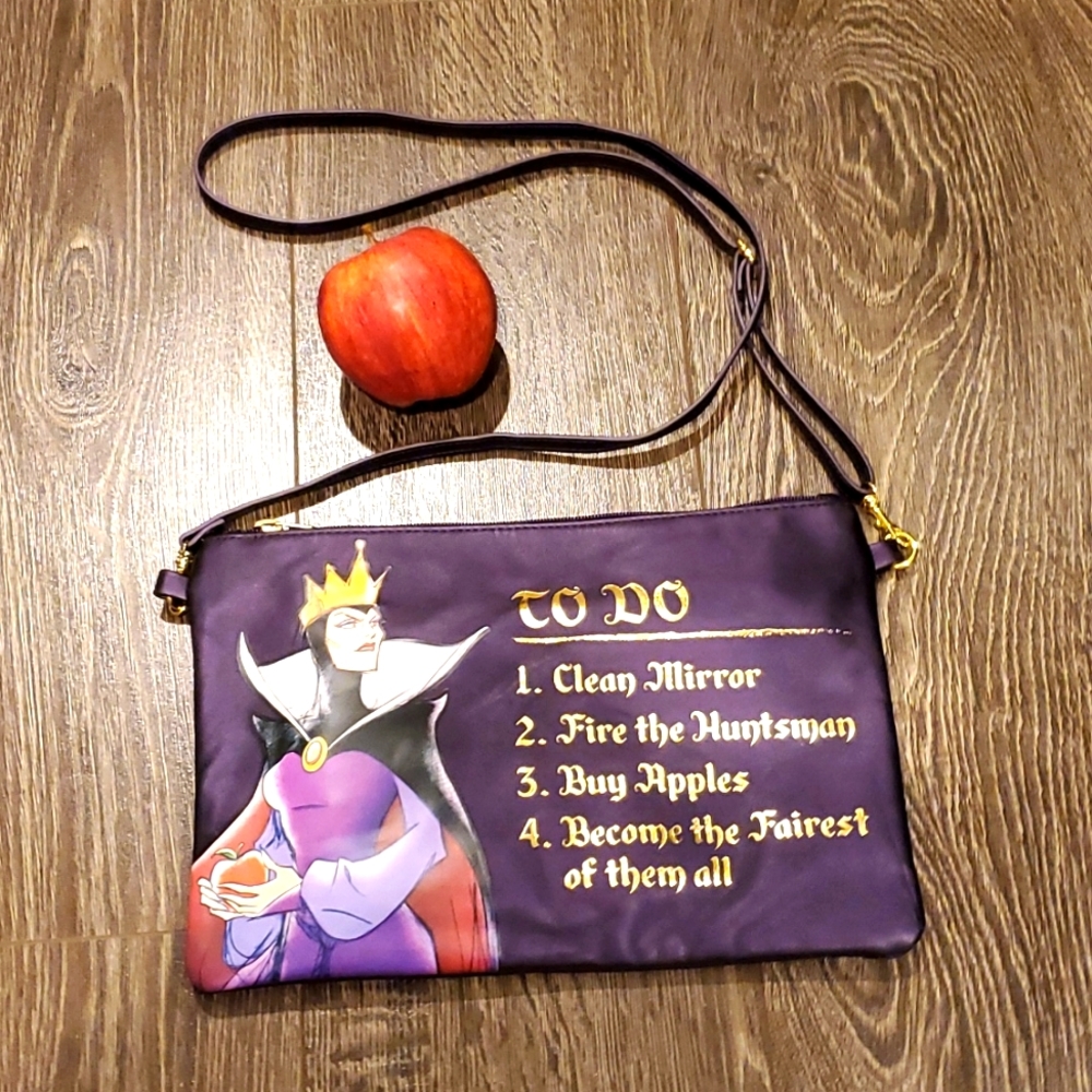 🍎 RARE DISNEY PARKS CROSSBODY BAG SNOW WHITE EVIL QUEEN TO DO LIST 